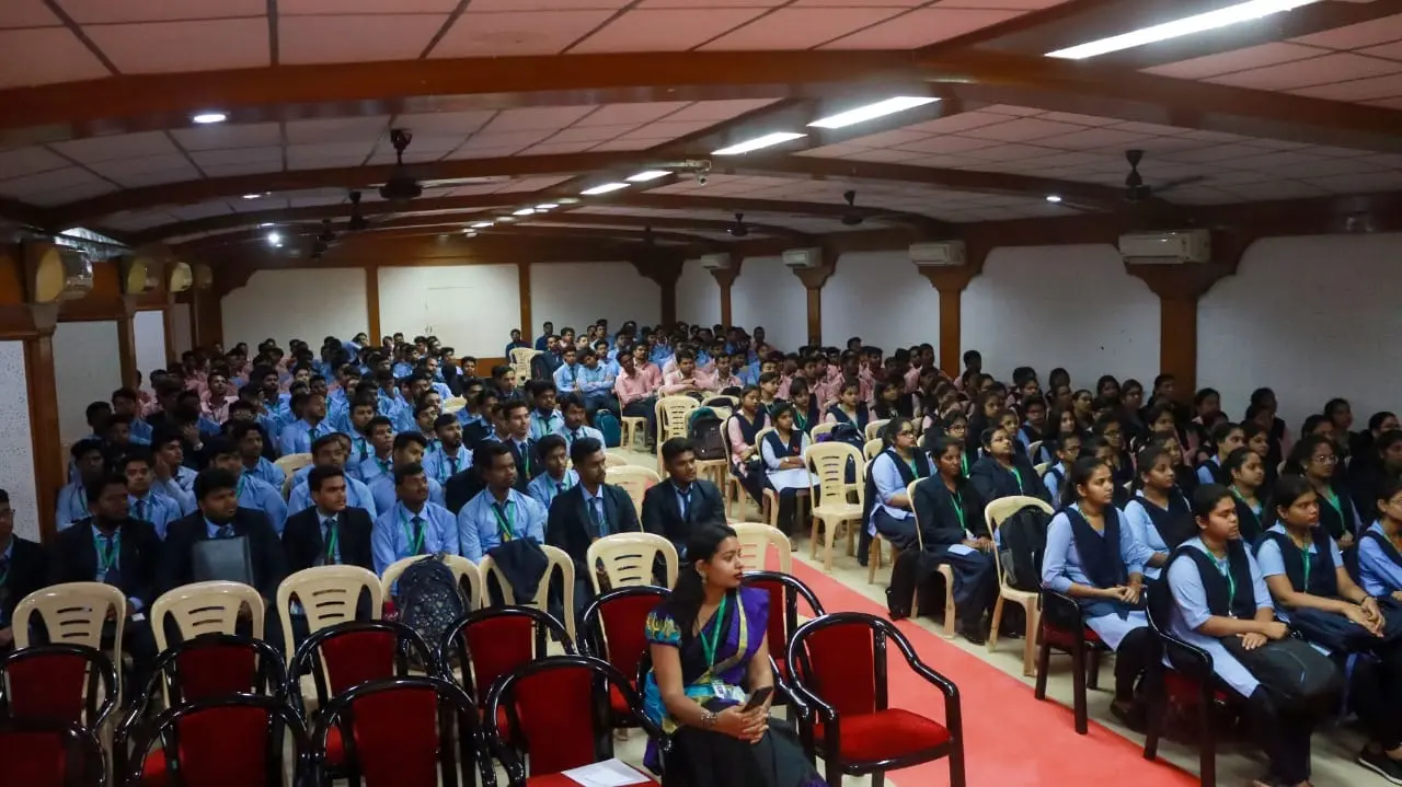 Students Attending Evince Recruitment Drive